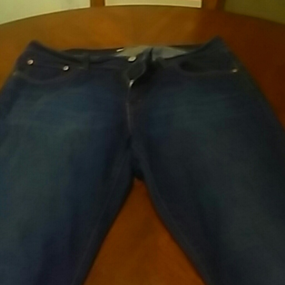 Levis - Picture 2 of 2